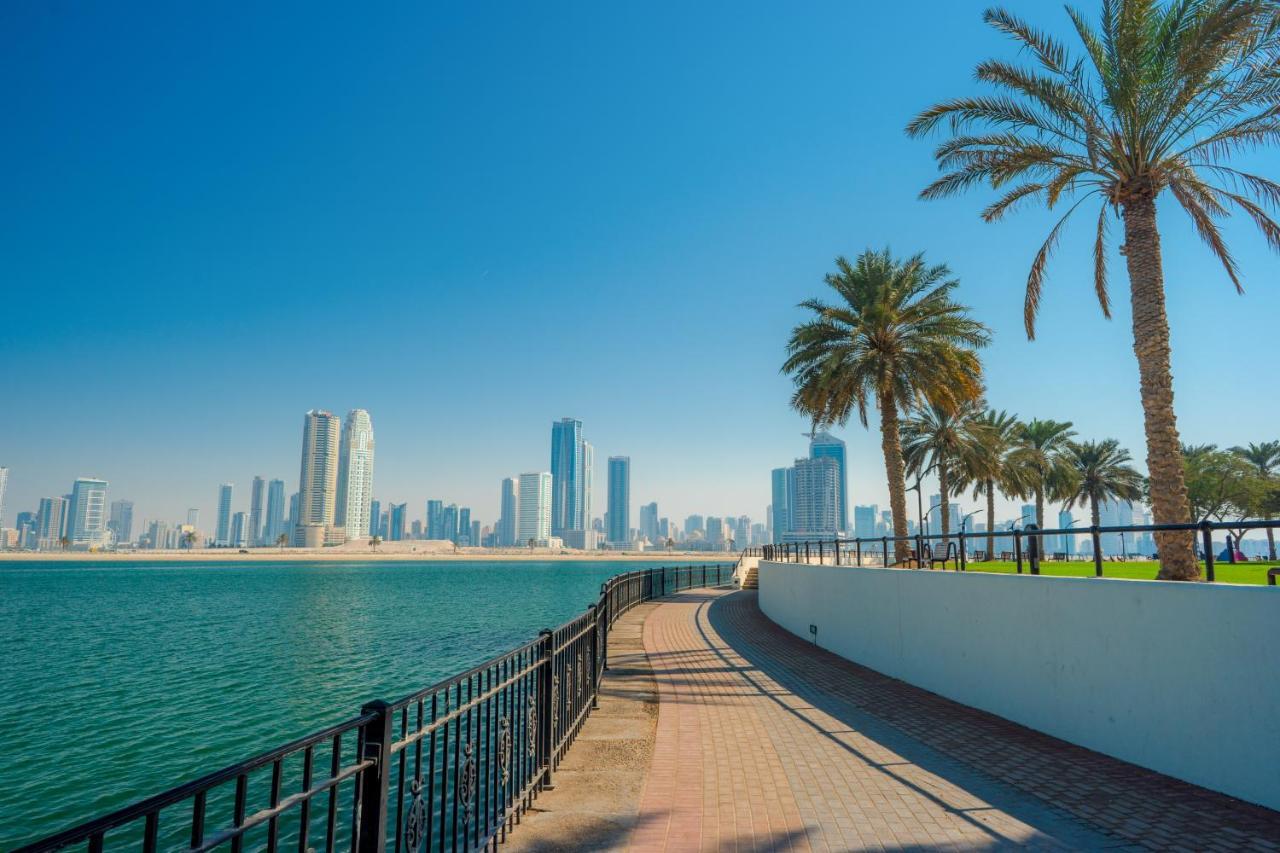 Moevenpick Hotel Apartments Al Mamzar Dubai Exterior foto Sharjah